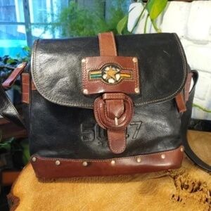 Vintage-Inspired Black and Brown Leather Shoulder Bag